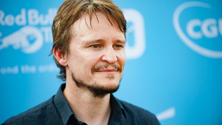 Актьорът се шегува, че единственият вариант, в който би изиграл лидера на култ трети път, е в комедия.