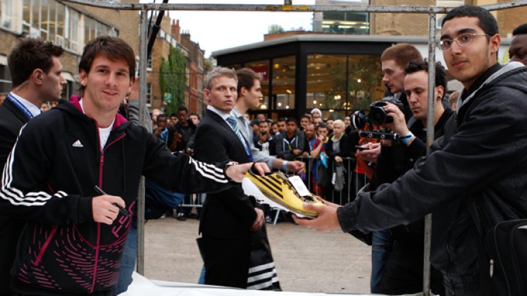 Лео Меси успя да изненада и боща си Хорхе през 2012