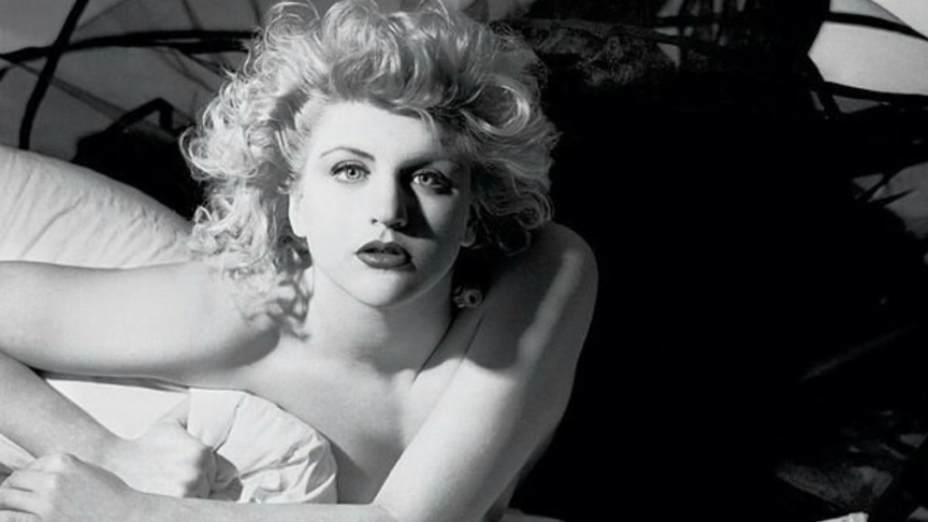 Courtney_Love_1986_publicity_headshot