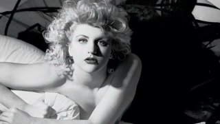 Courtney_Love_1986_publicity_headshot