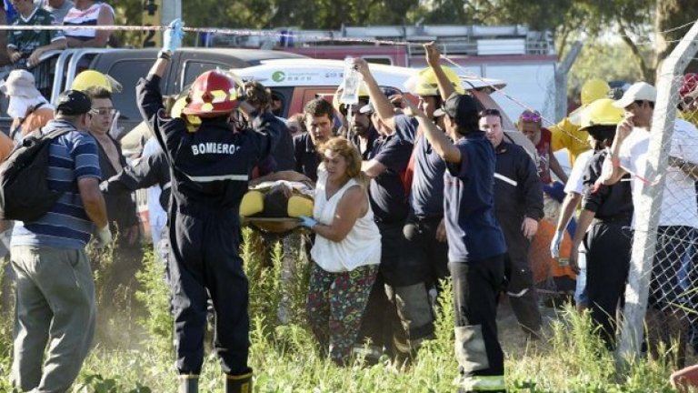 Организаторите съобщиха за четирима ранени при инцидента