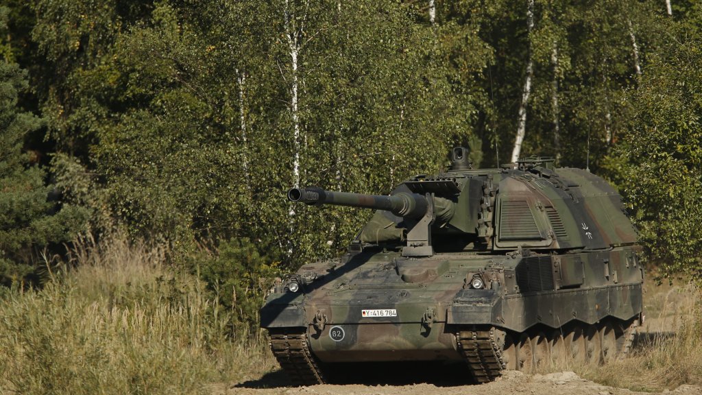 PzH 2000 , самоходни артилерийски установки, танк