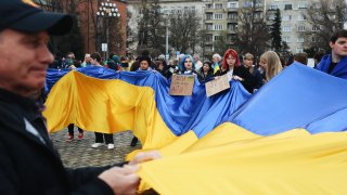Според него решението за именуването на алеята и градинката край руското посолство, както и издигането на украинския флаг на сградата на Столична община са незаконосъобразни