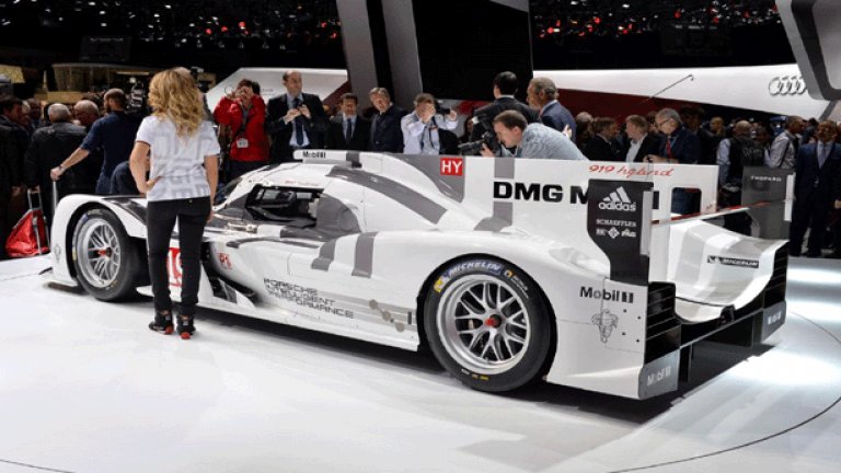 Интересът към новия болид на Porsche е огромен