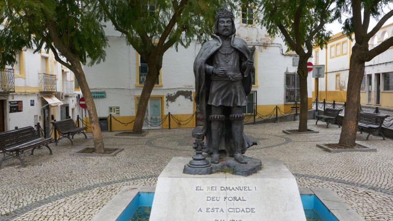 Епохата на Мануел Щастливеца е белязана от разцвет на географски открития и противоречиви вътрешни политики