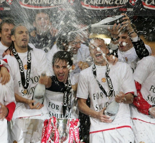 През 2006 г. Фърдинанд печели първата си Купа на лигата с Манчестър Юнайтед след победа с 4:0 над Уигън на финала на „Милиниум”.