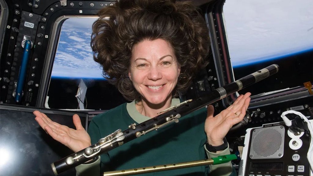 astronaut-catherine-coleman-on-the-iss-l