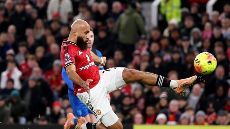 Манчестър Юнайтед се размина с победата в луд мач с 8 гола