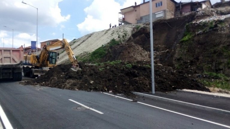 Преди два дена същият булевард пострада сериозно след силна буря