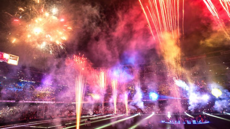 Многохиляден парад и грандиозна заря за требъла на Барса