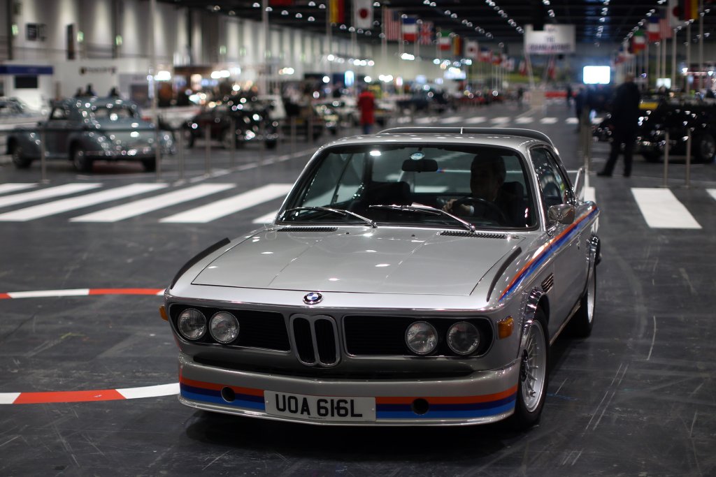 “Батмобил” - BMW E9 3 CSL

Тук интересният прqкор идва от абсурдно агресивния аеродинамичен дизайн и най-вече специфичната форма на задния спойлер. 

Очевидно обаче това носи успехи, тъй като моделът печели няколко европейски рали шампионата през 70-те, а визията допада на феновете на марката, тъй като на пазара са пуснати 167 лимитирани бройки за ценители.