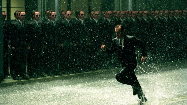 „Матрицата: Презареждане“ и „Матрицата: Революции“
Двете раздути и непоследователни продължения почти успяха да развалят фантастичното впечатление от модерната класика „Матрицата“. Брат и сестра Уашовски (тогава още бяха двама братя) искаха да създадат трилогия за историята, но пропаднаха под тежестта на собствената си грандиозна амбиция. И докато „Презареждане“ предлага някои великолепни екшън сцени, то в „Революции“ всичко е като поразено от компютърен вирус. Не работи и дразни зверски. 
Разкошната митология от  „Матрицата“ е замърсена с толкова много помпозно, кухо философстване и излишно драматургично усложняване от двете продължения, че за момент започвате да се питате дали и оригиналът всъщност не е надценен боклук. Но спокойно, не е. Точно обратното. Просто „Презареждане“ и особено  „Революции“ са напълно излишни.