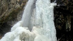Спасиха мъж, паднал в Боянския водопад