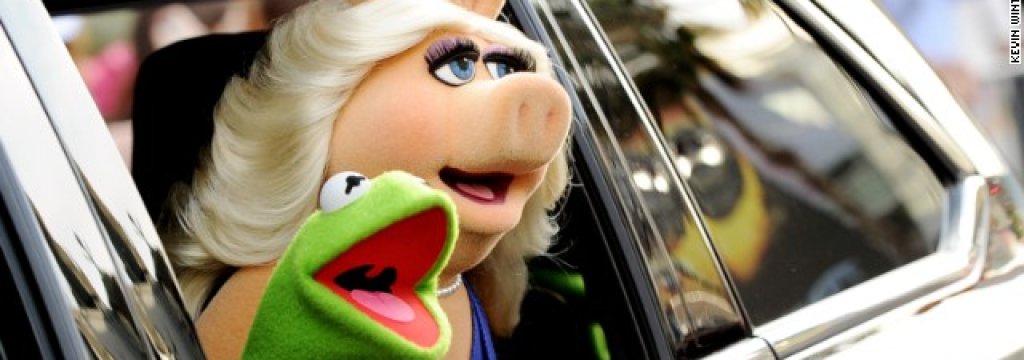 140318182312-01-miss-piggy-and-kermit-story-top