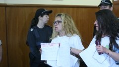 Очаква се съдът да се произнесе във вторник по забраната за напускане на страната спрямо Десислава Иванчева и Биляна Петрова