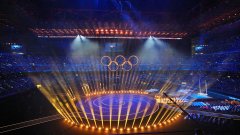 С грандиозна церемония на четири локации бяха открити Игрите в Милано и Кортина