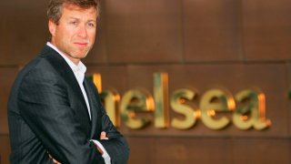 "Абрамович е в паника! Продава палатите си в Англия и иска да се отърве бързо от Челси"