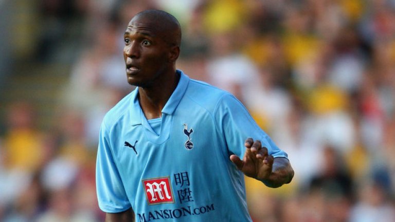 Жилберто, Тотнъм
Отчая всички в клуба с грешките си срещу ПСВ и Спартак Москва в евротурнирите. Хари Реднап бързо се раздели с футболиста.