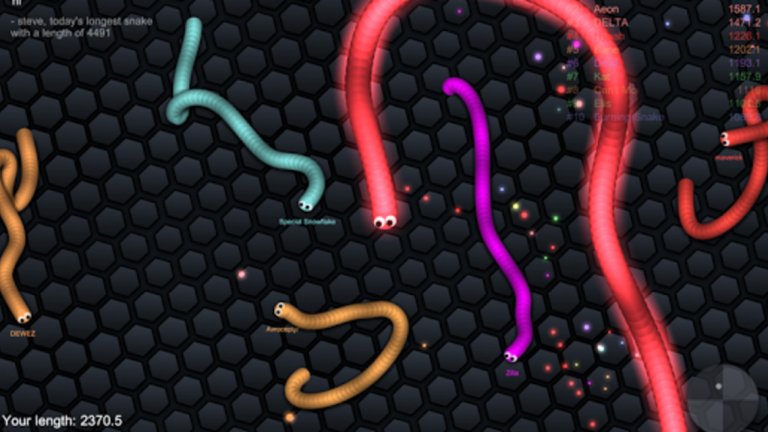 Slither.io напомня на Agar, но "героят" се храни с остатъците (или кожата) от елиминираните змии