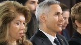 "Маркет линкс" преди изборите: Йотова още води убедително, но Гюров свива разликата