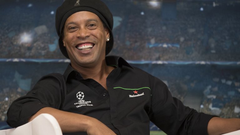 Роналдиньо продължава да води приключенски начин на живот