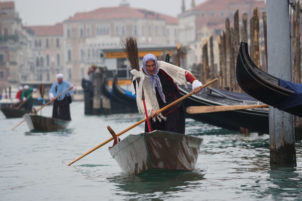 Трябва да видите тази Венеция: Началото на карнавала с маски в снимки