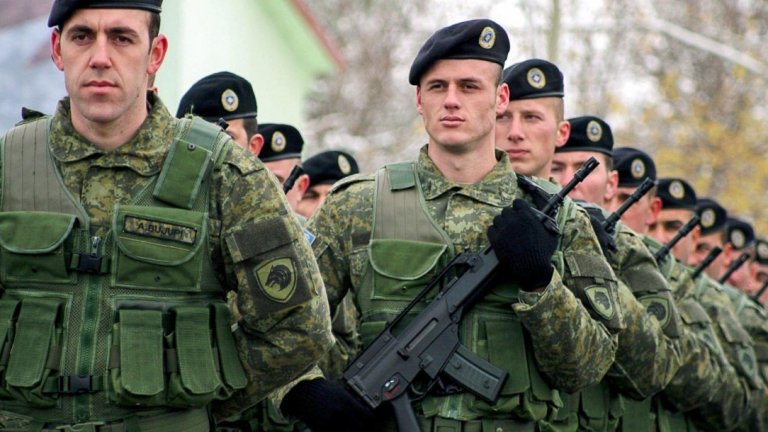 Въпреки предупрежденията на НАТО и заплахите на Сърбия за възможна военна интервенция