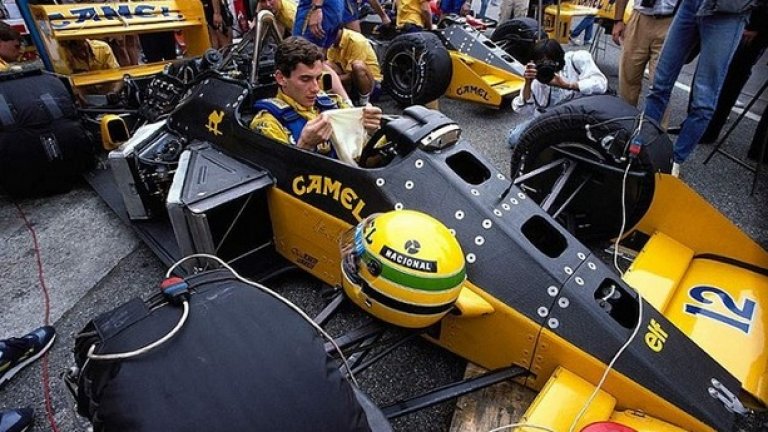 1987 e последната година, в която Сена кара за Lotus