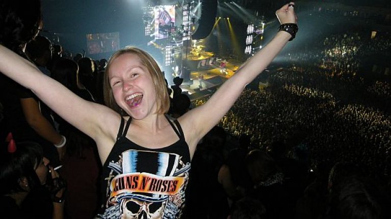 Деси Енчева на концерт на Guns'n'Roses