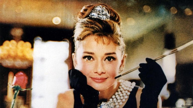 1. Актрисата и модна икона Одри Хепбърн е била обсебена от числото 55. Редовно е изисквала това да е номерът на съблекалнята, която ще използва.