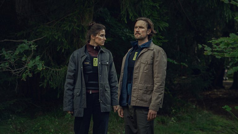 The Chestnut Man: Hide and Seek, сезон 2
Къде: в Netflix
Детективите Тулин и Хес се събират отново, след като самотна майка изчезва в Копенхаген. На телефона ѝ полицията намира поредица от съобщения, които препращат към детска песен, свързана с играта на криеница. Тулин и Хес трябва отново да обединят силите и умовете си, за да заловят убиеца, загърбвайки старите си романтични чувства.