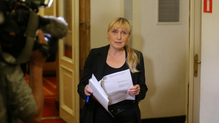 Елена Йончева сезира прокуратурата за братовчед на Борисов