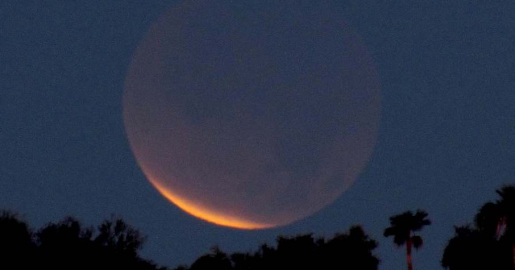Images-of-the-Lunar-Eclipse-Dec.-10-5