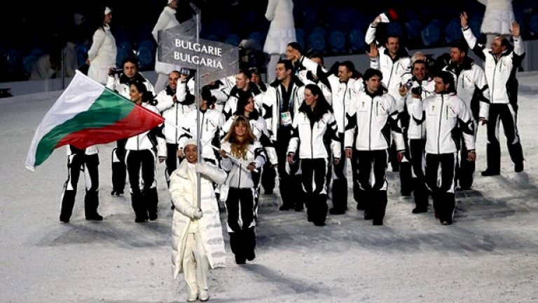 Българското знаме бе в ръцете на една от най-големите ни надежди за медал във Ванкувър - младата сноубордистка Александра Жекова