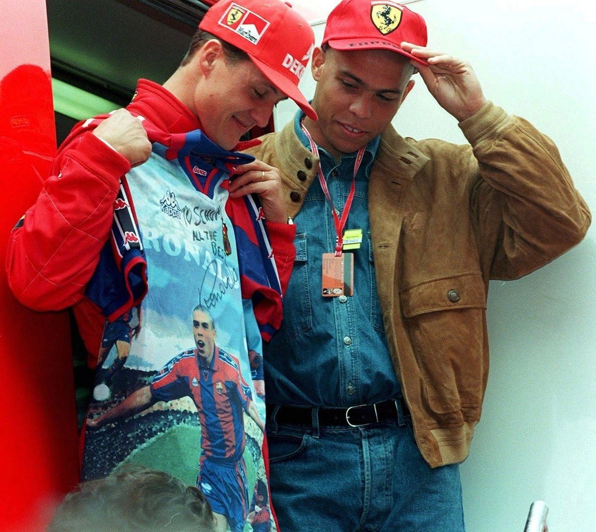 Легенди в своите спортове – Роналдо дава своя тениска с подпис на Михаел Шумахер