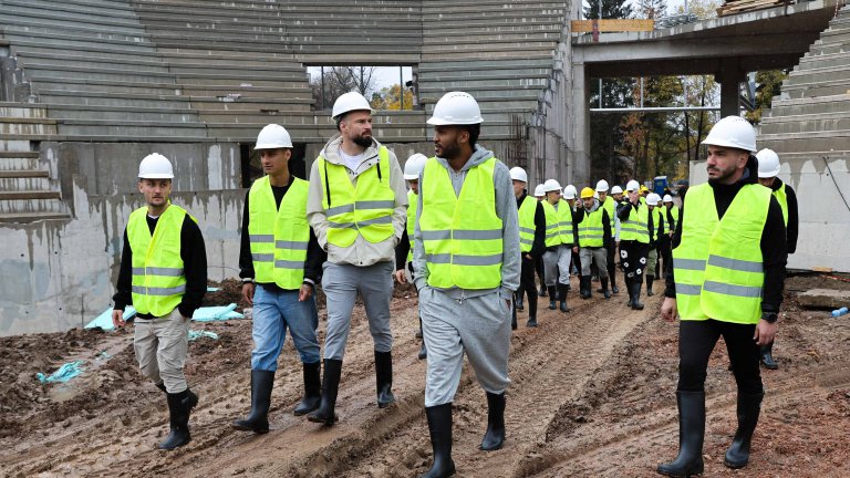 Играчите на ЦСКА стъпиха на "Армията" (видео)