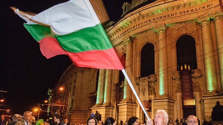 В очакване на полицията в малките часове на нощта окупаторите взеха предпазни мерки