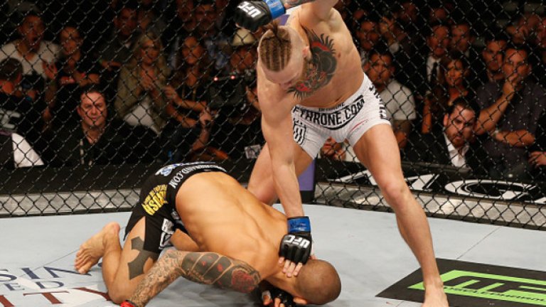 4. Дъстин Порие
На UFC 178 Макгрегър продължи серията си от нокаути в първия рунд. Порие издържа само минута и 45 секунди срещу Прословутия.