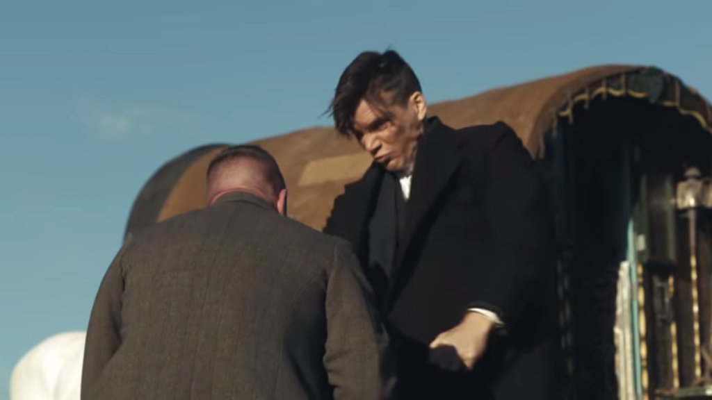\"Peaky Blinders\" 
Великобритания след Първата световна война. Колебаем се кое е по-добро - кастингът или музиката. Или историята. 