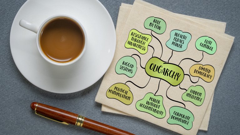 Зад кулисите на властта: олигархията през вековете