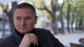 Писателят и автор на "Времеубежище" гостува в подкаста ни "Първа страница"