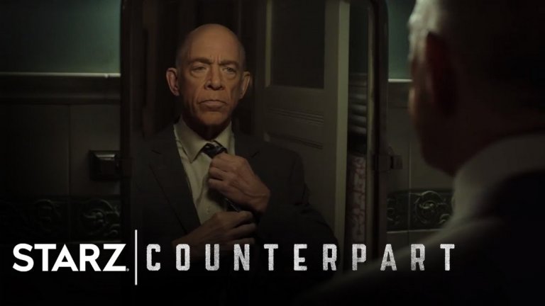 Counterpart
Безспорното голямо име този сезон е Counterpart - шпионският фантастичен сериал, който разказва за един свят, в който някъде по време на Студената война светът просто се разделя на две паралелни реалности. И между тези две реалности съществува тънка дипломация, в която шпионажът, убийствата и подмолните игри са задължително условие. И в центъра на всичко това е Харолд... и неговото алтернативно Аз от другата реалност. Те трябва да спрат конспирация, която е превзела най-висшите лостове на властта и от двете страни на портала. 