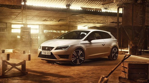 SEAT Leon Cupra 290
На пръв поглед Cupra 290 е малка стъпка напред, но запалените почитатели на марката няма как да я пропуснат – това е новата версия на спортния Cupra 280.