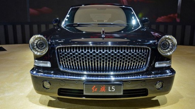 Hong Qi L5
Тук има доста заемки от американски и руски автомобили, но те са вече дълбоко скрити. L5 e по-голям и по-тежък от S-класата на Mercedes с дълга база. Дизайнът на L5 отдава почит на лимузината CA770, произвеждана между 1963 и 1980. Автомобил за висши държавници и богати бизнесмени, които са в добри отношения с партията, с цена от над 770 000 долара, това е най-скъпият китайски седан.