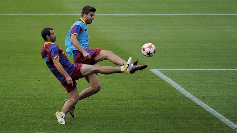 Миналите през Англия Жерар Пике и Хавиер Масчерано са страхотна централна двойка