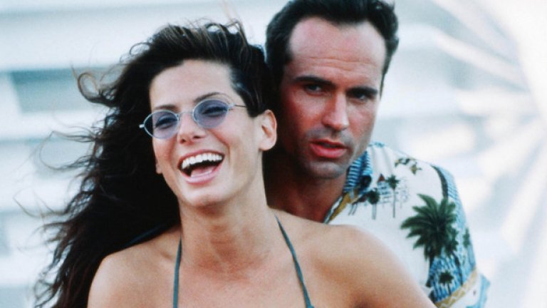 ЛОШИТЕ
„Скорост 2“
Този филм е всичко друго, но не и скоростен. Продължението на великолепния деведесетарски екшън с Киану Рийвс, Сандра Бълок и Денис Хопър се влачи и предлага мъчително изживяване за всеки почитател на жанра. Оригиналът се открои с напрегната фабула за автобус-бомба, който трябва да се движи бясно по пътища и магистрали, за да не избухне в пламъци. Находчивата режисура на Ян Де Бонд и страхотния монтаж превърнаха „Скорост“ в есенциалното бензиново зрелище. 
В „Скорост 2“ имаме огромен круизен кораб, в който няма нищо скоростно, освен желанието на зрителя това недоразумение на стойност 160 милиона долара да приключи.