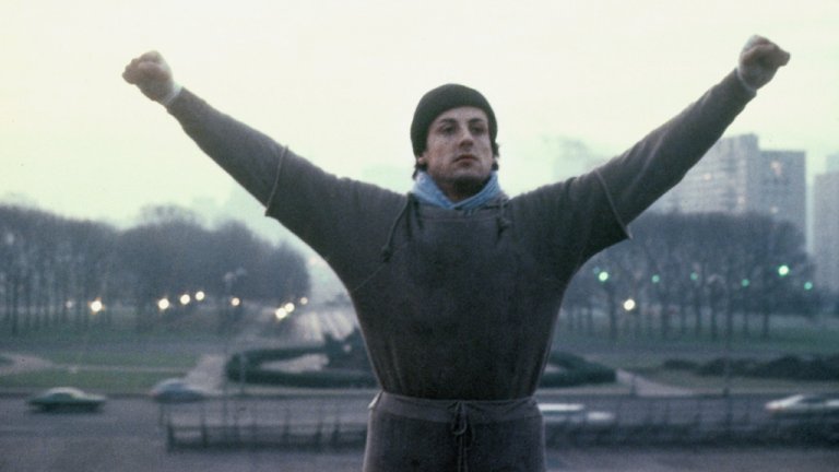 „Роки“ (Rocky), 1976 г. 
Носителят на три награди „Оскар“ е една от най-големите класики в посртните филми. В нея ставаме свидетели как аутсайдерът Роки Балбоа стига до мач за световната титла. „Нашият човек“ Силвестър Сталоун все пак губи от Аполо Крийд (в ролята Карл Уедърс, за когото интересното е, че е бивш играч по американски футбол), но печели в друг аспект, тъй като може да се бие, докато любовта на живота му – Ейдриън (Талия Шайър), е до него. Впоследствие вселената на „Роки“ става огромна със следващите филми, но първият си остава вечен.