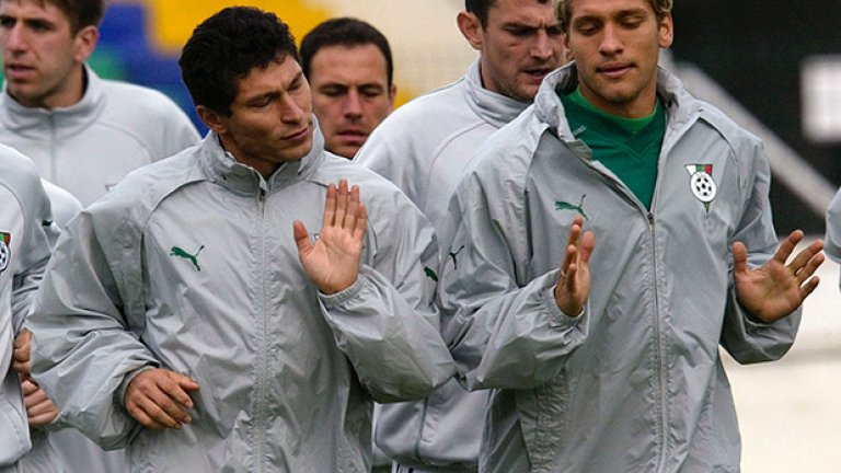 След отказването на Красимир Балъков на 30 април 2003 г. Стилиян Петров пое капитанската лента.