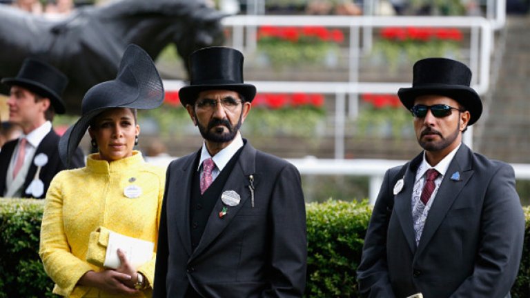 Вицепрезидентът и премиер на Дубай - Шейх Мохамед бин Рашид ал-Моктум (баща на принц Рашид) и неговата съпруга посещават конни надбягвания в Англия (Getty)