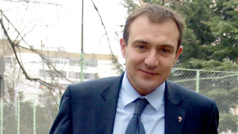 Борислав Гуцанов, нарочен за една от "Медузите" в акция на Цветан Цветанов, е кандидатът на БСП за кмет на Варна